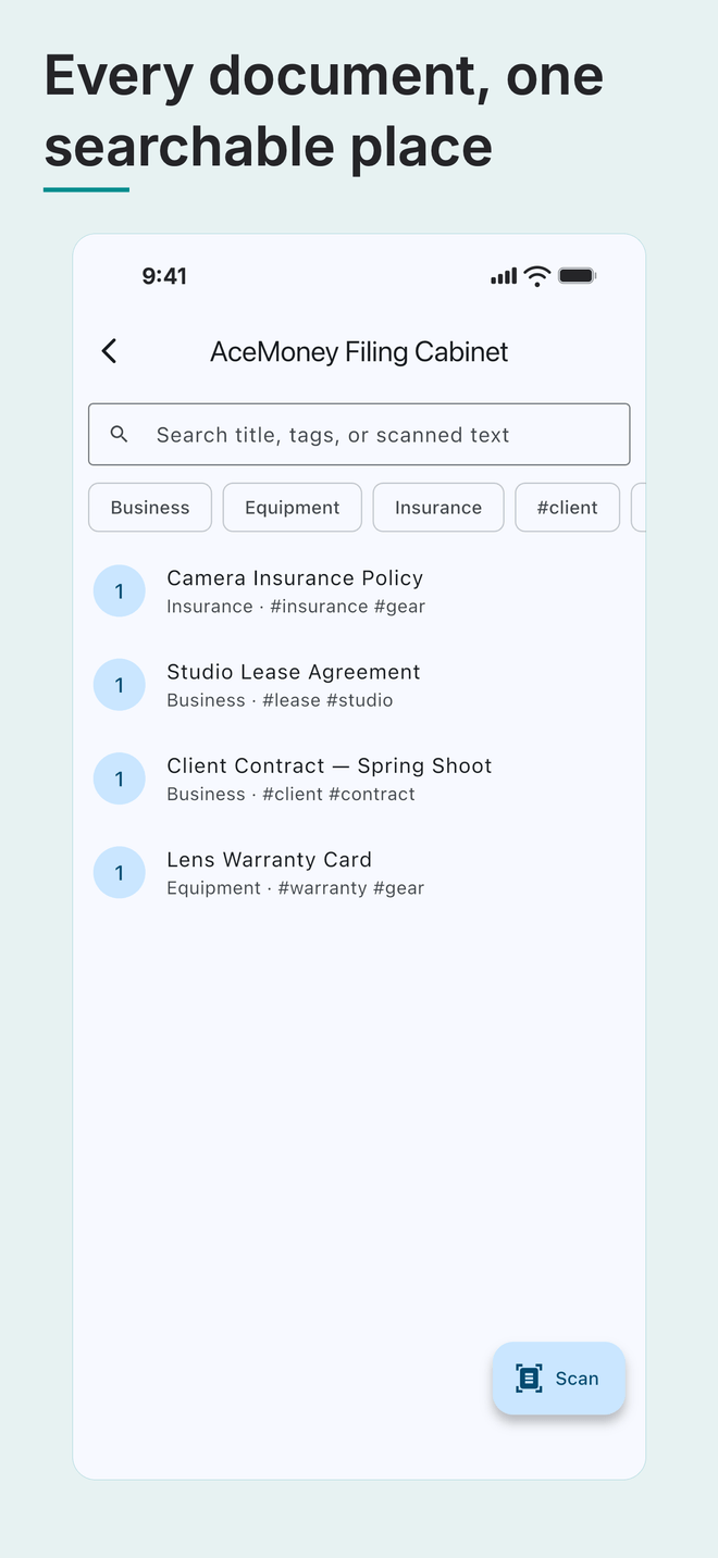 AceMoney Receipts su un iPhone, sotto il titolo “Every document, one searchable place”: il Filing Cabinet, con una casella di ricerca, filtri per etichetta e quattro documenti archiviati. Dati di esempio.